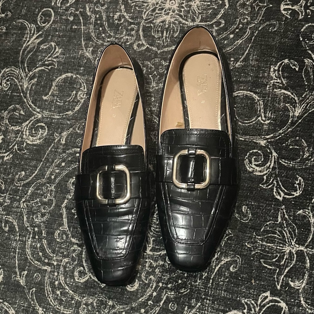 Zara crocodile gold buckle flat loafers